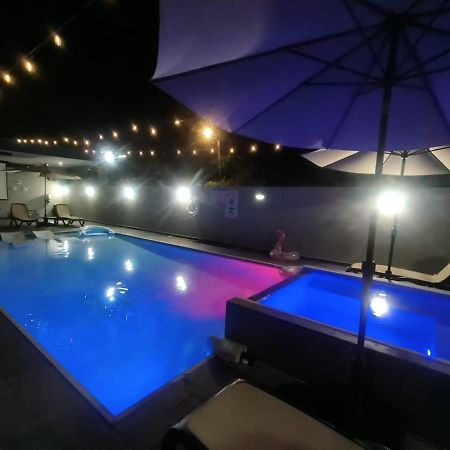 Aquaville Dorado Moderna A Studio 7 Exterior foto